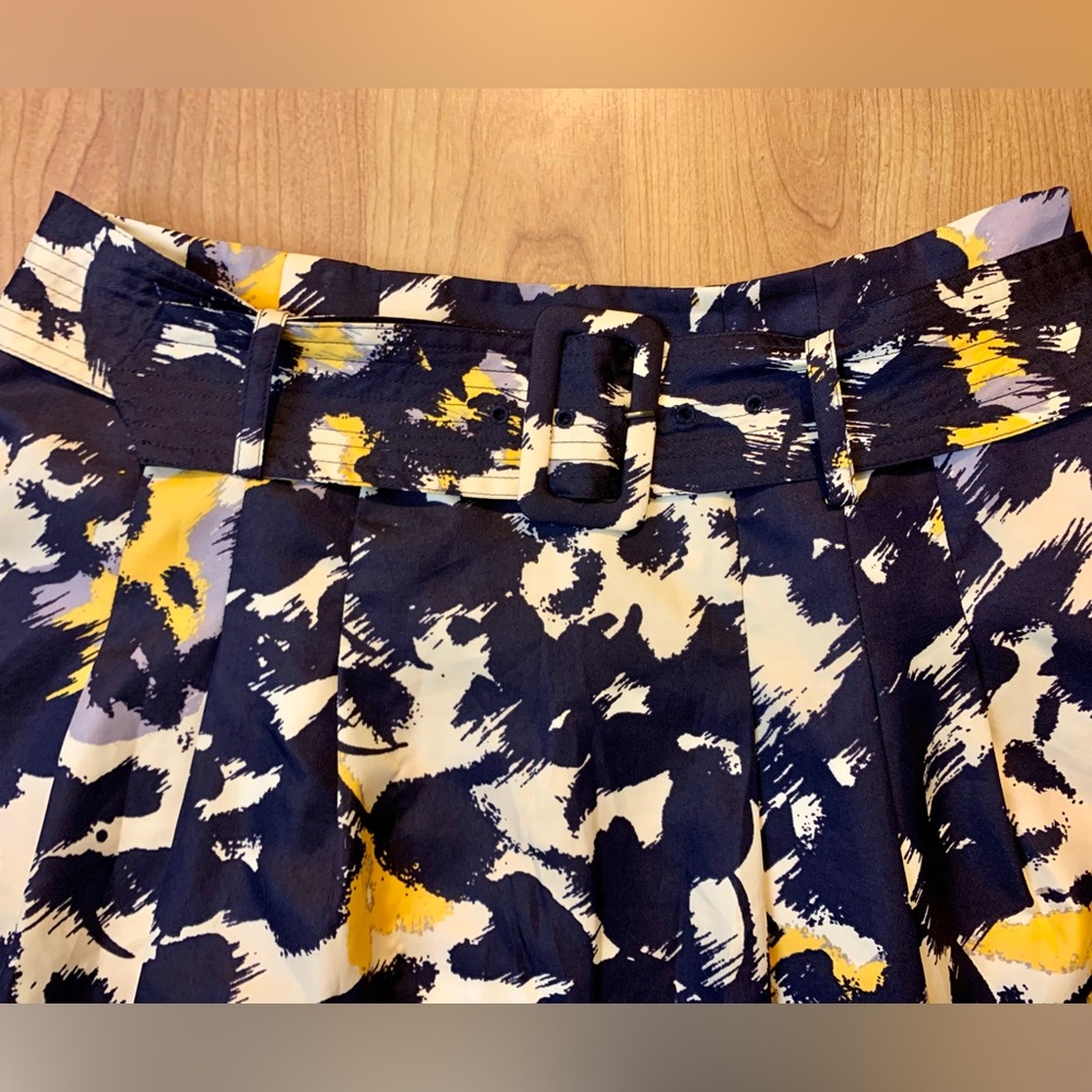 The Limited Belted Floral Skater Skirt – lined - Size Medium - Picture 3 of 11